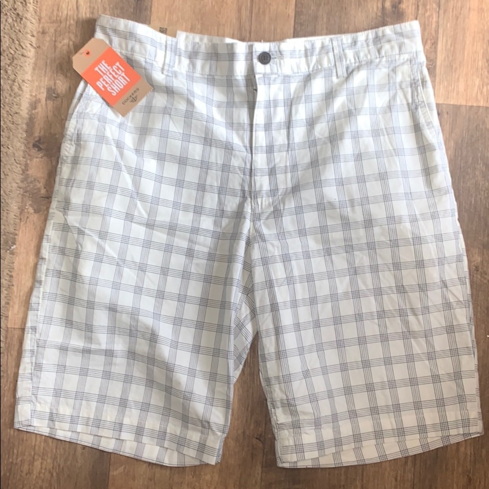 Mens Dockers Shorts. Size 34. NWT
